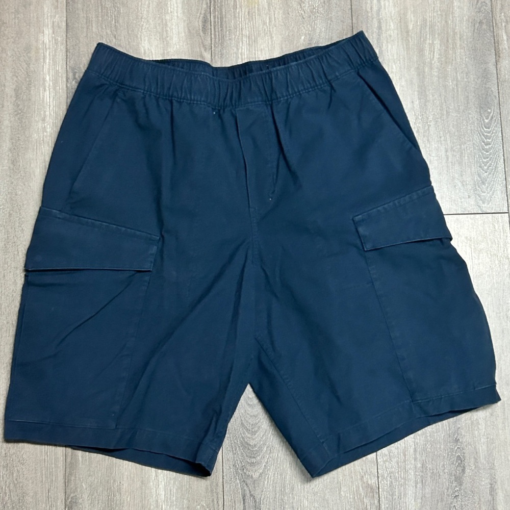 Men’s Lululemon cargo 4 way stretch athletic hybrid shorts